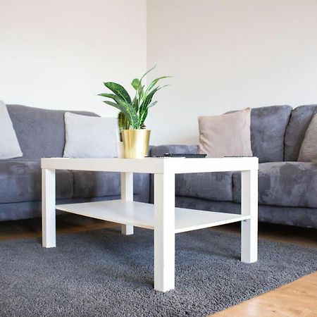 Large Ground Floor Pet Friendly 2 Bedroom Apartment With Free Parking لاوْبرو المظهر الخارجي الصورة